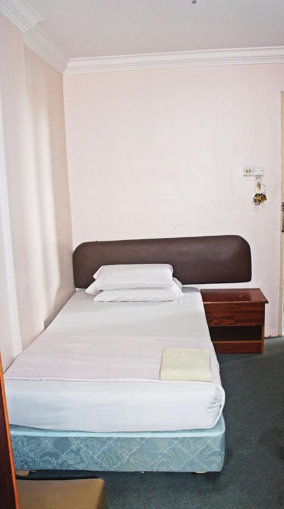 Golden Palms Hotel