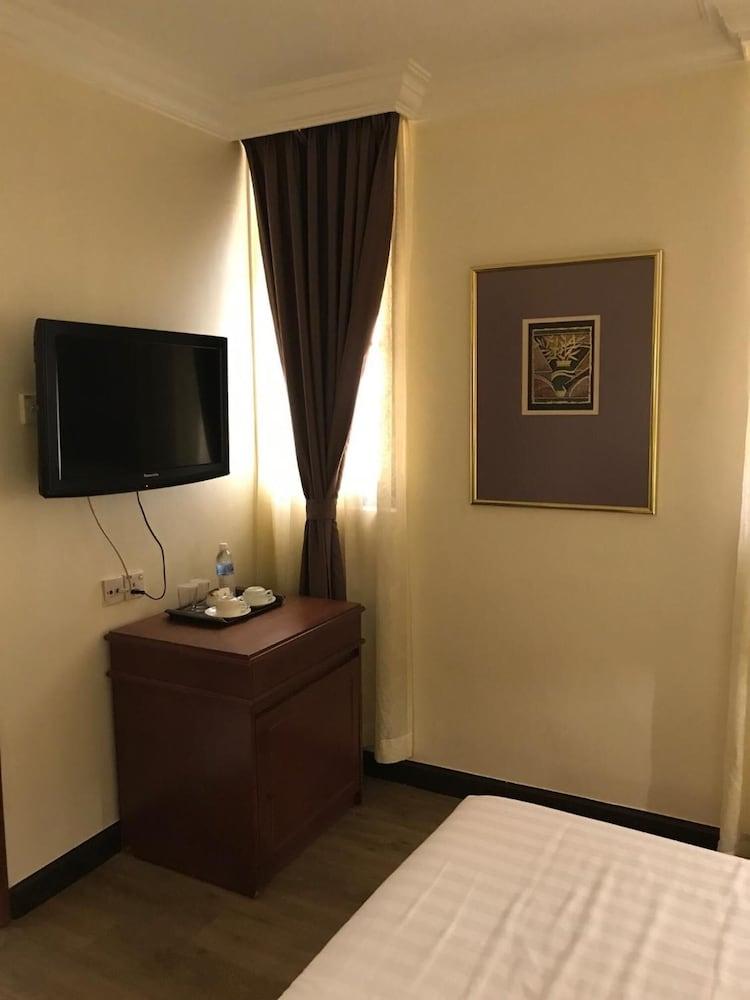 The Executive Hotel
