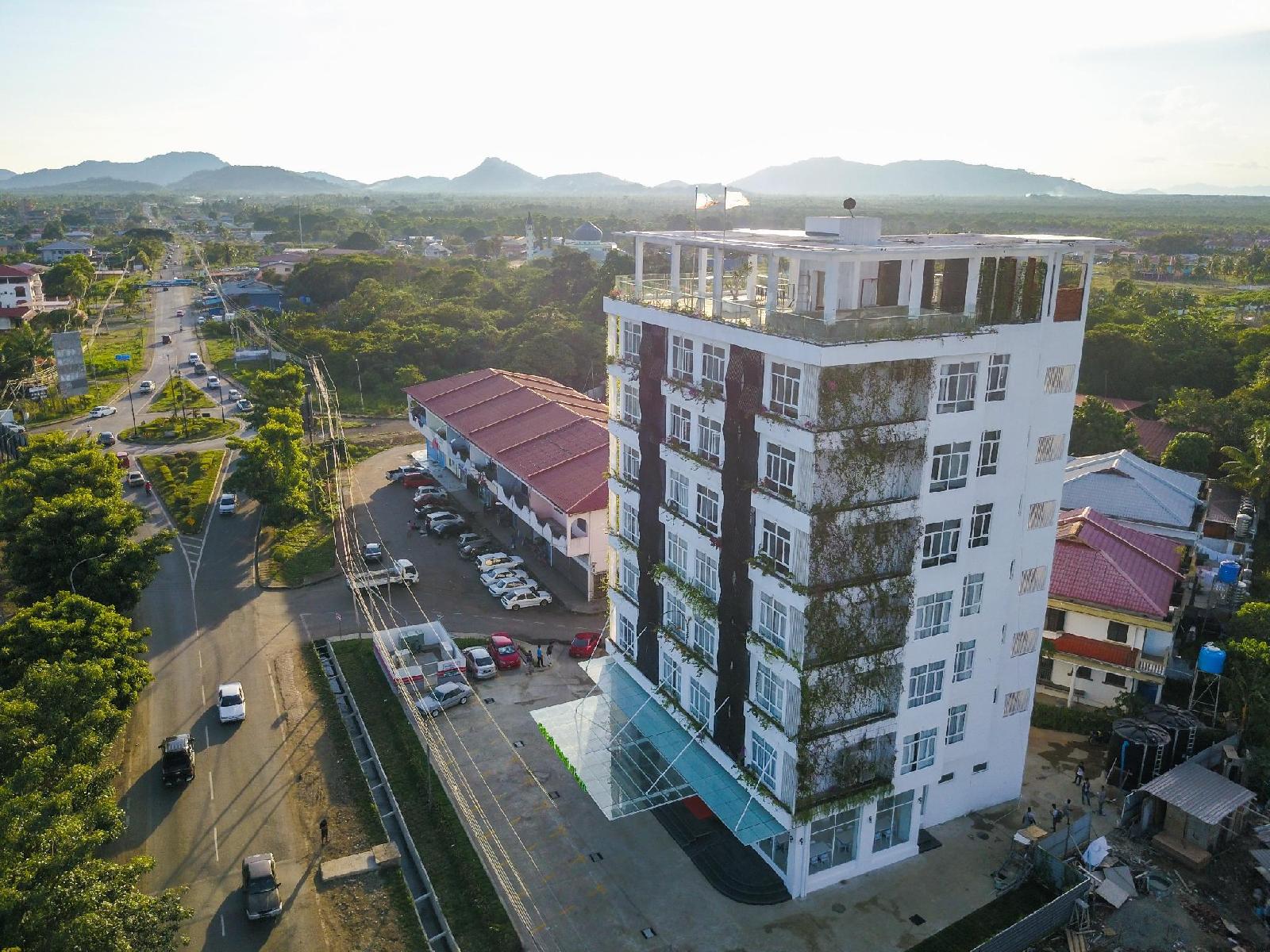 Green World Hotel
