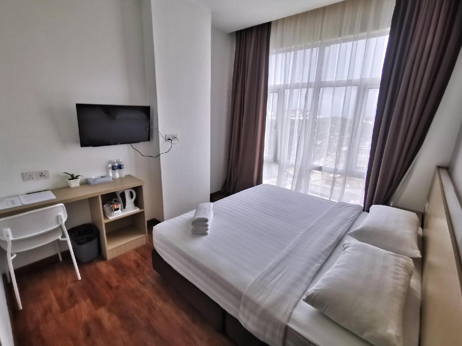 Green World Hotel