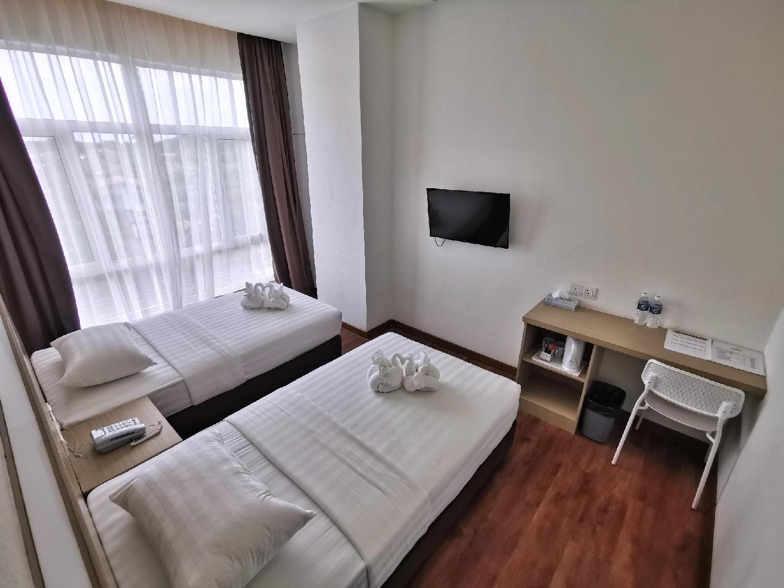 Green World Hotel