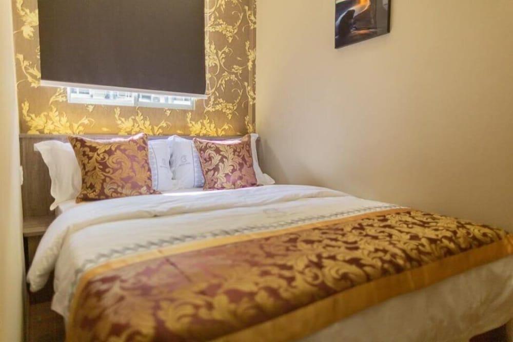 Red City Hotel
