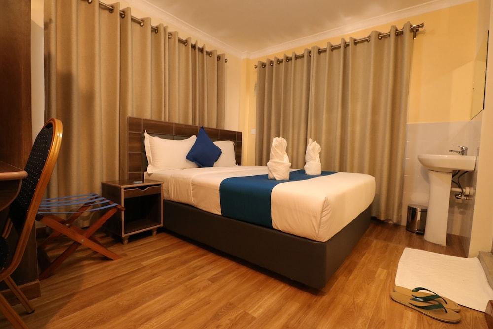Buraha Zenoni Hotel and Resort