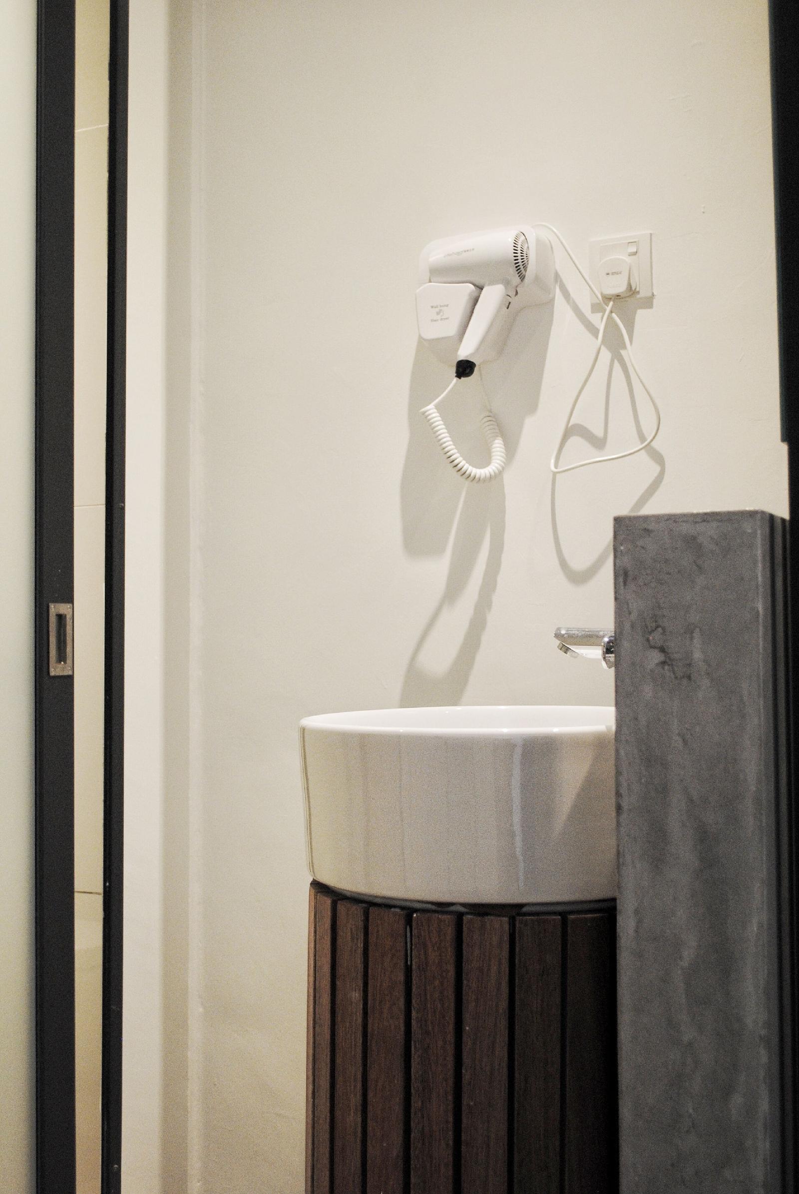 T+ Premium Hotel