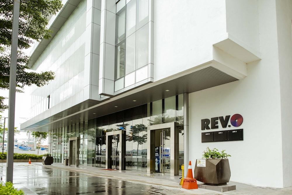 Aurora Pavilion Bukit Jalil by Ody Suites