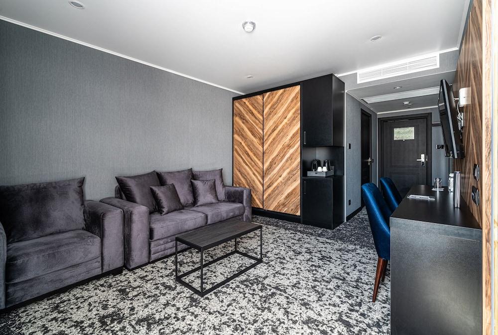 Kravt Nevsky Hotel and Spa