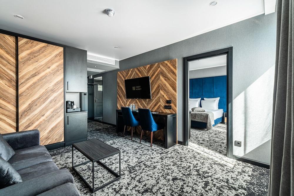 Kravt Nevsky Hotel and Spa