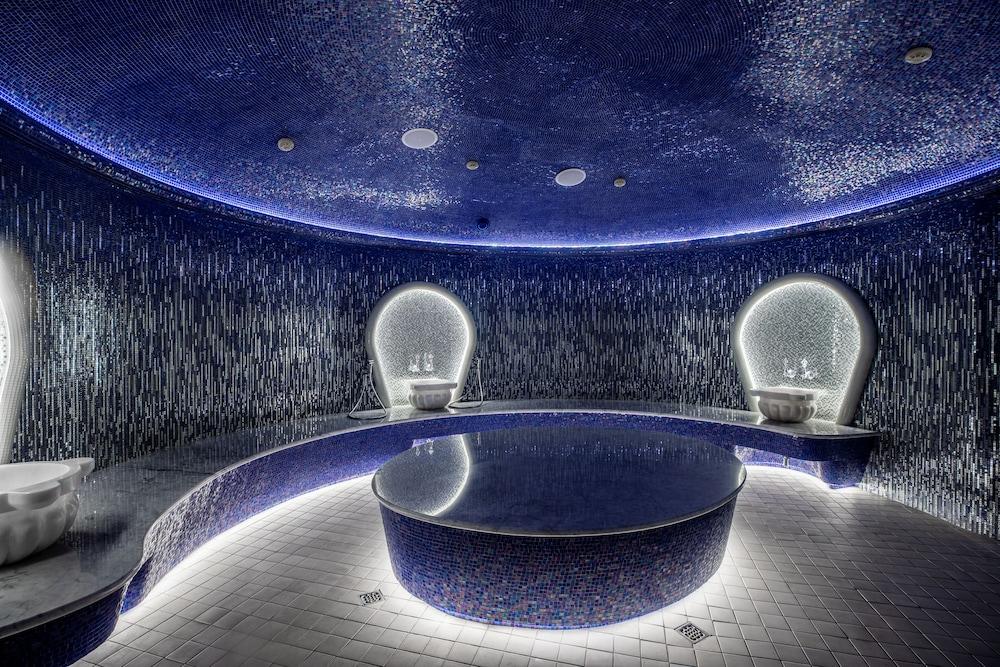 Kravt Nevsky Hotel and Spa