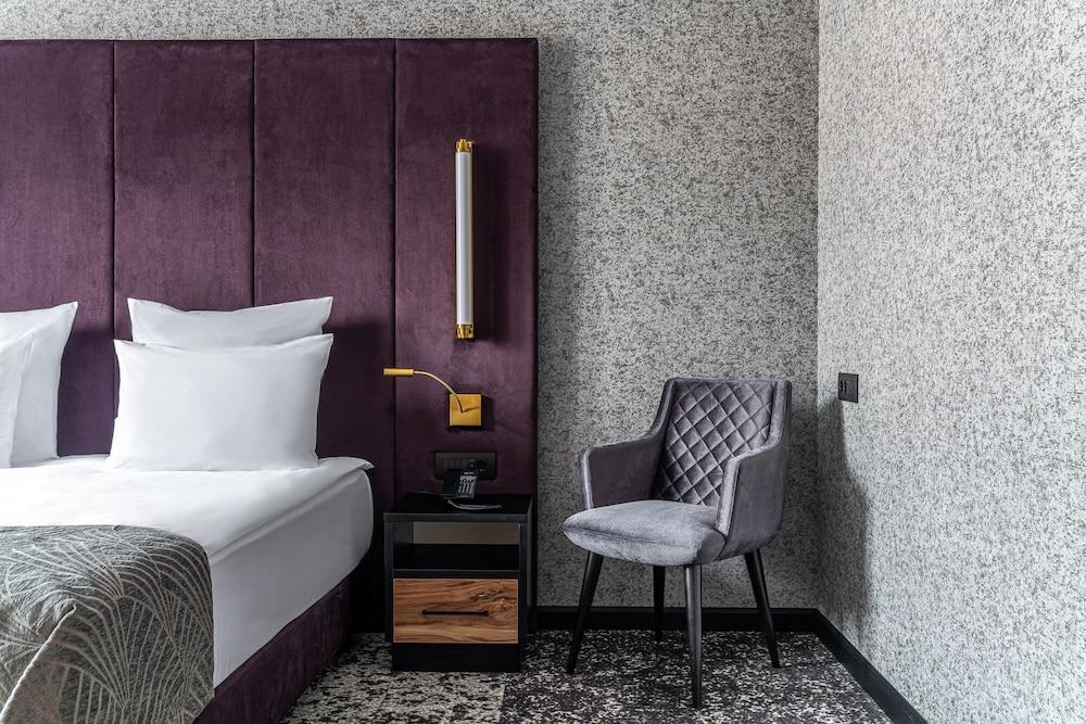 Kravt Nevsky Hotel and Spa