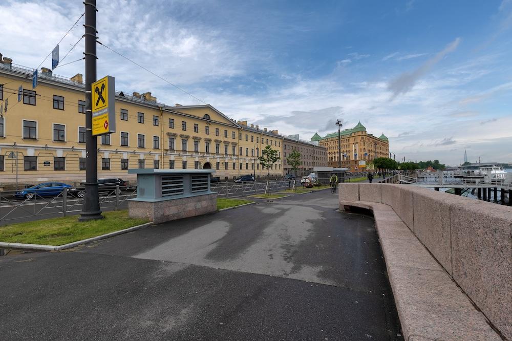 RentalSPb on Makarova embankment