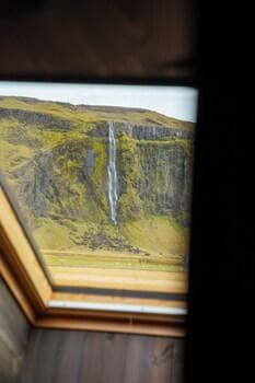 Seljalandsfoss Horizons
