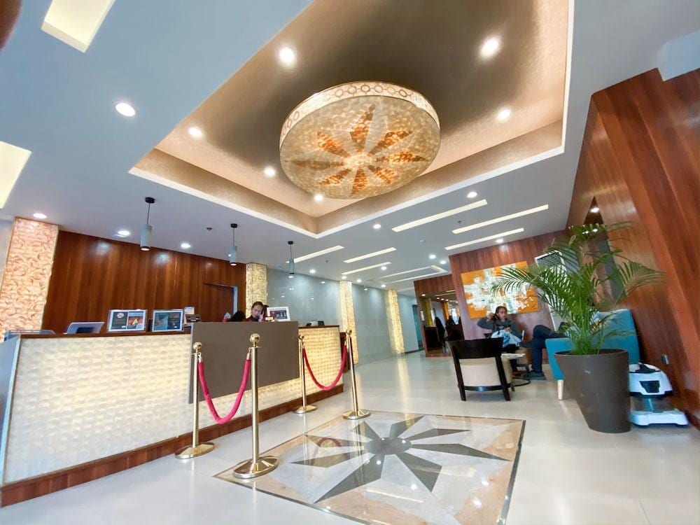 L Meridian Suites