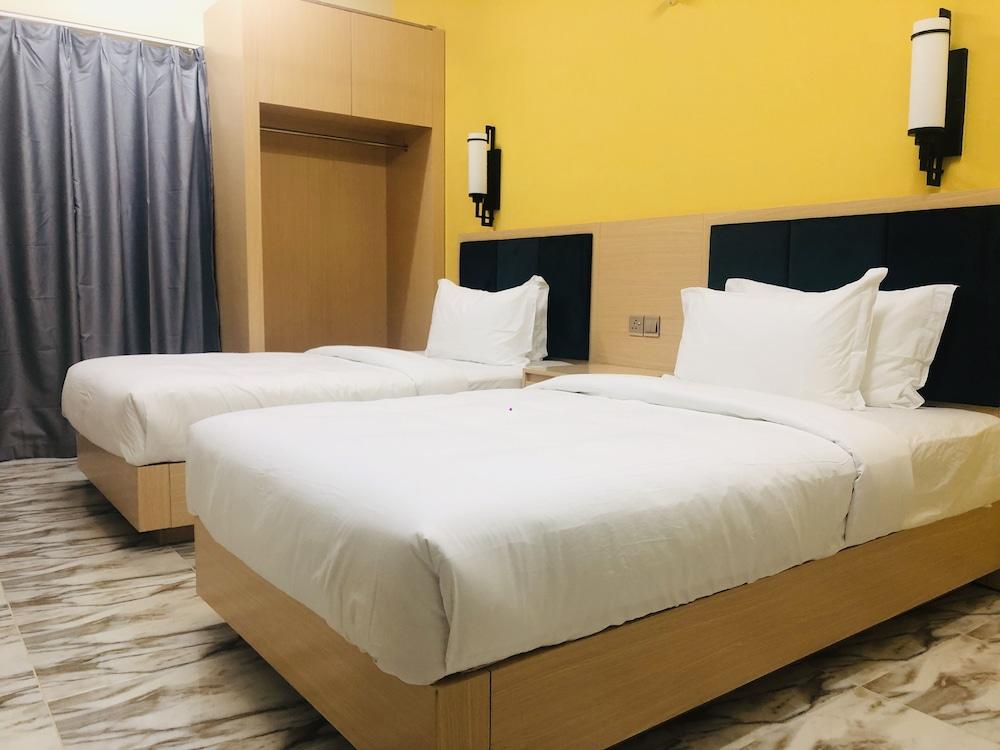 Seasons Hotel Barka