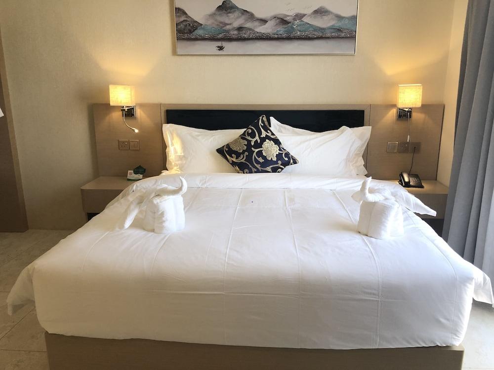 Seasons Hotel Barka