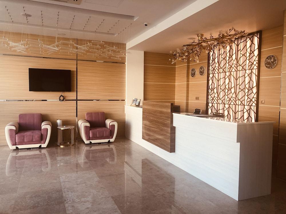 Seasons Hotel Barka