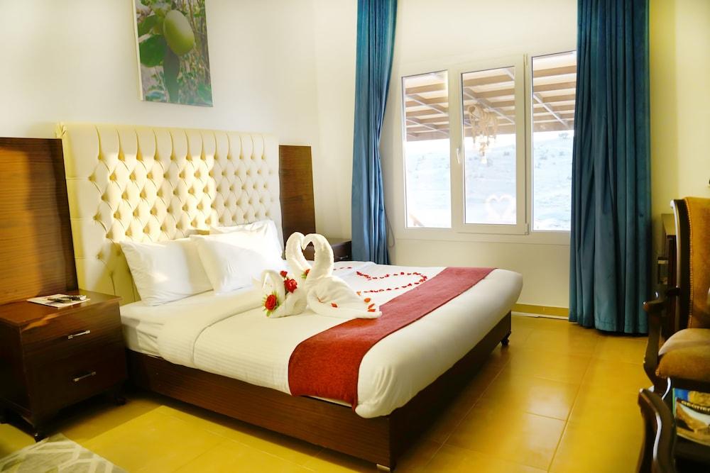 Jabal Al Akhdar Grand Hotel