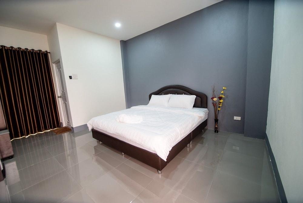 Maneetham Residence