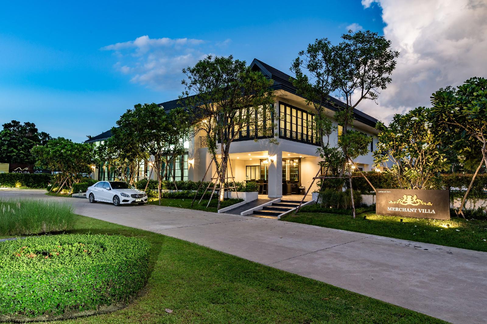 Merchant Villa