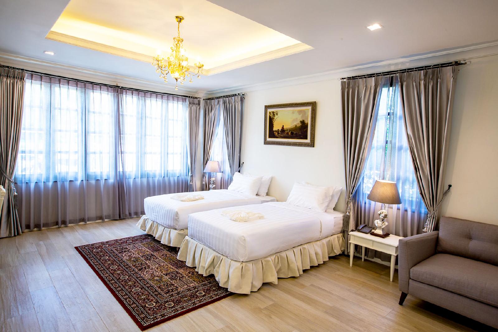 Merchant Villa