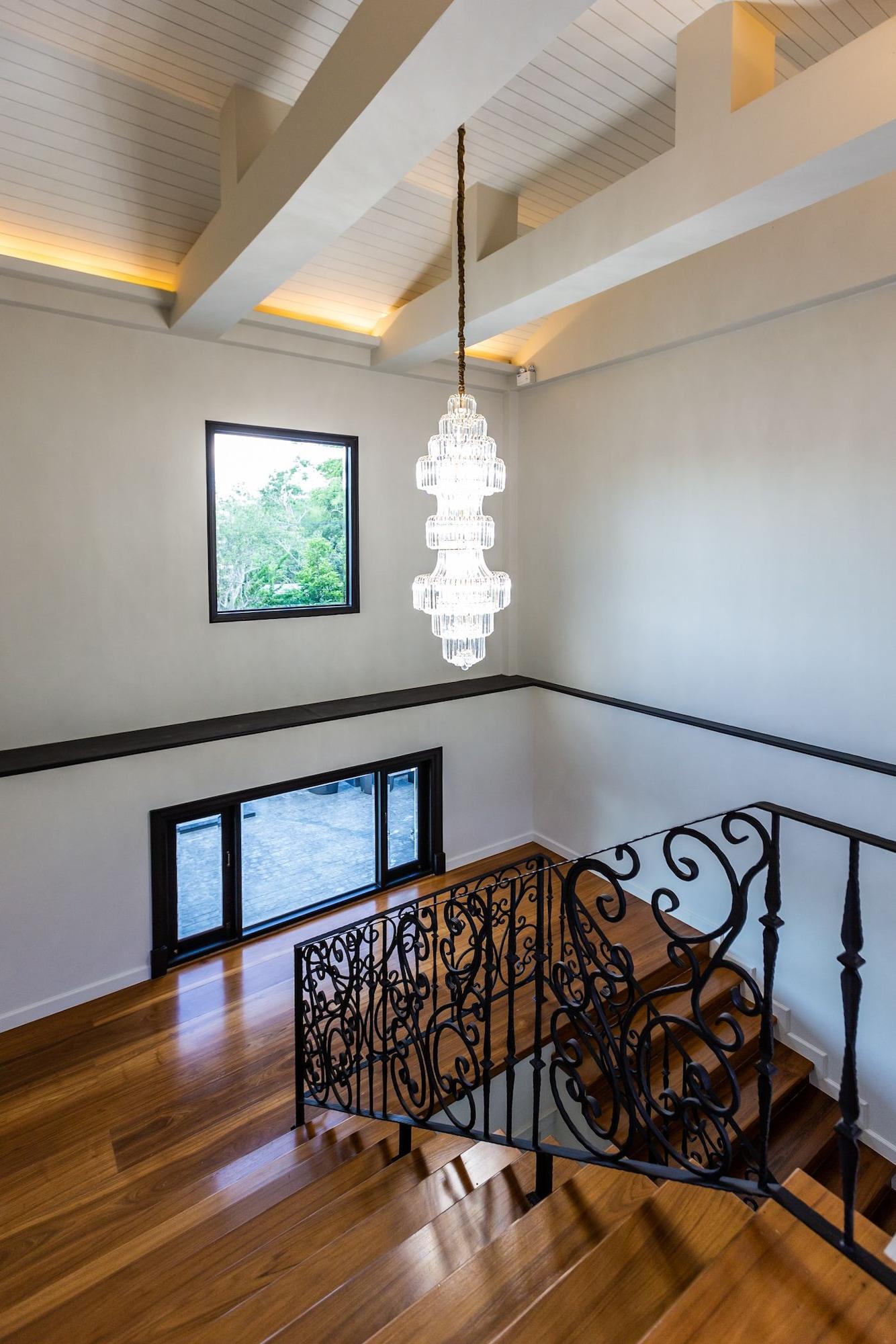 Merchant Villa