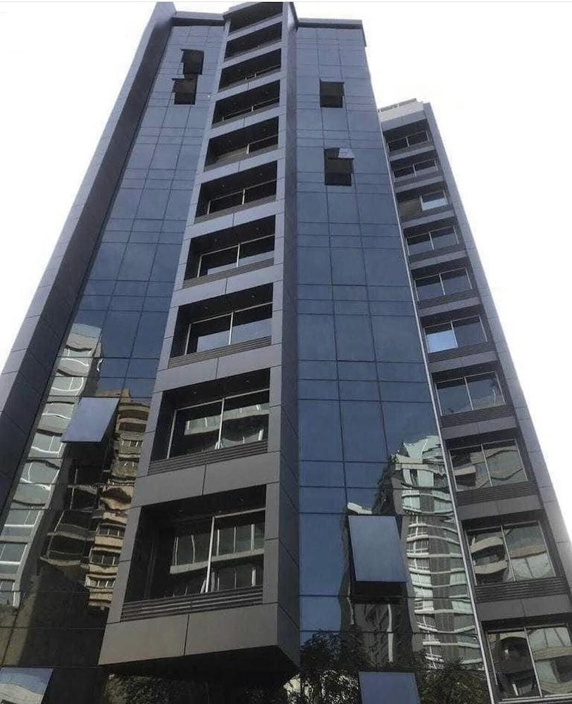 Shade Suites And Studios