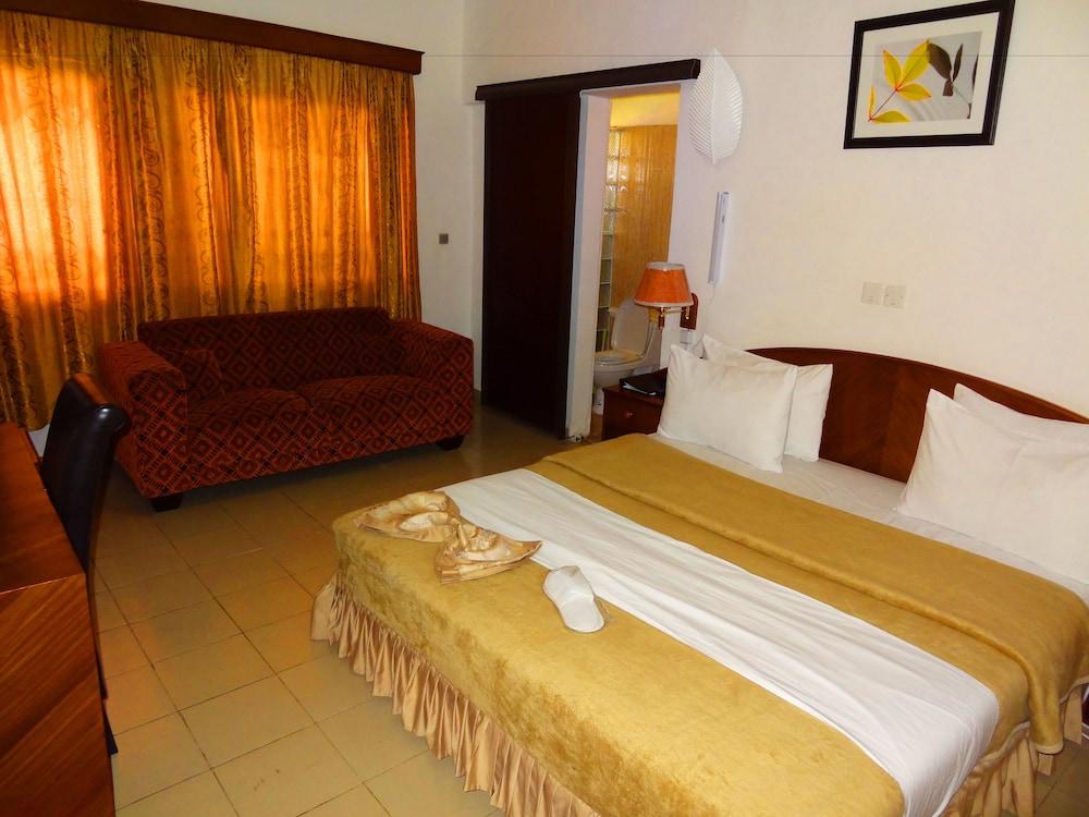 Big 5 Junior Lodge