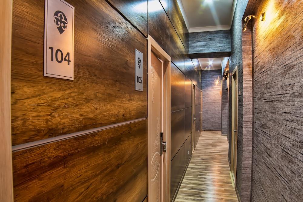 Level Hotel