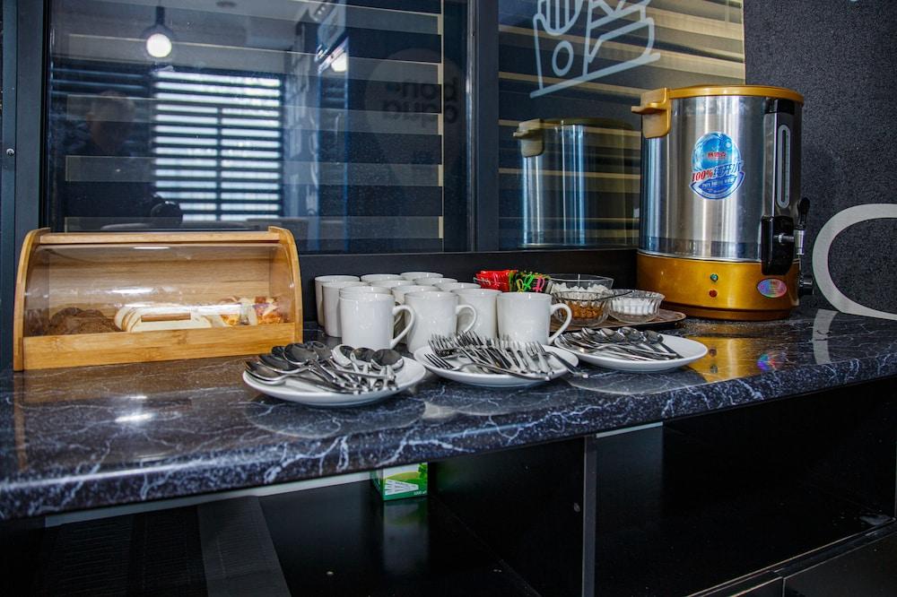 Level Hotel