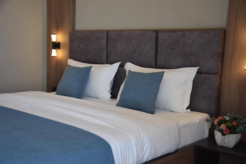 Sara Boutique Hotel