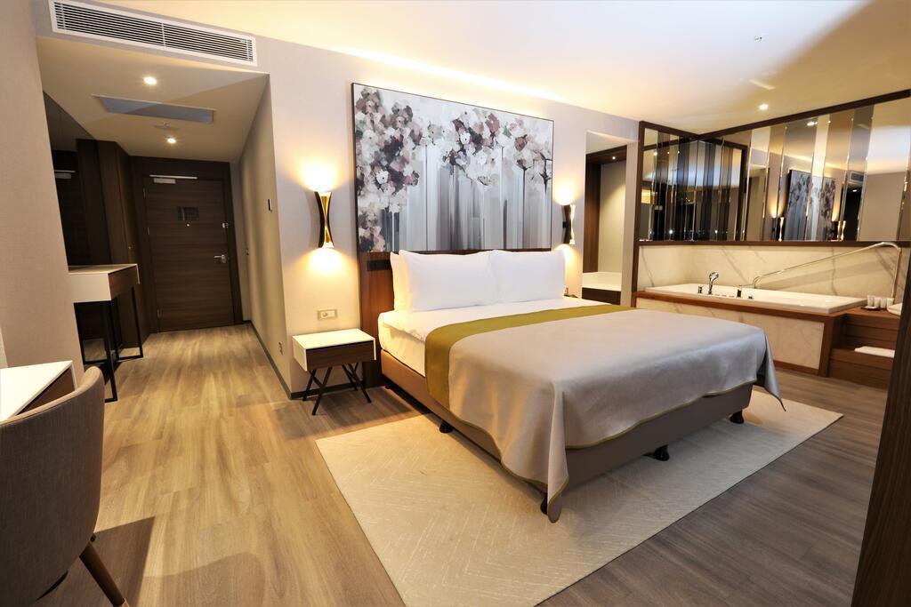 Limak Skopje Luxury Hotel