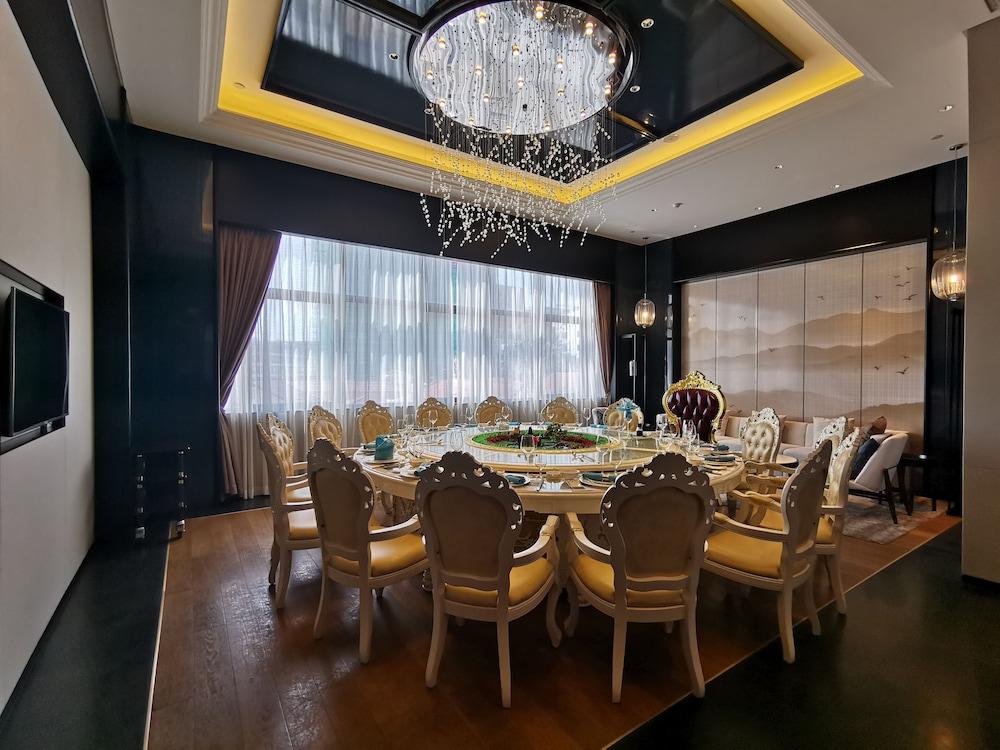 Prince Times Hotel