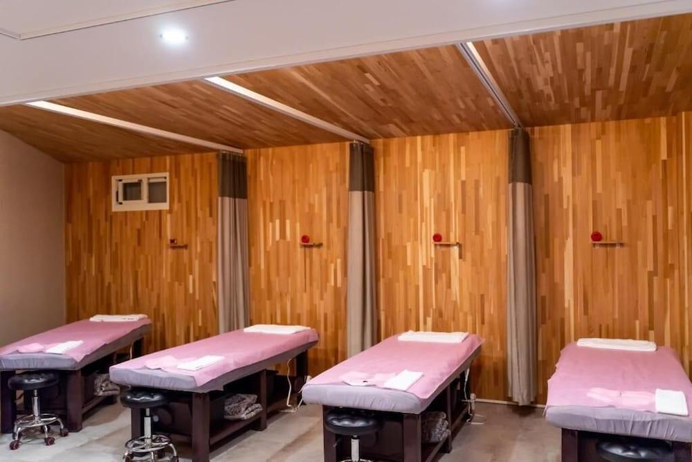 Yz Spa House