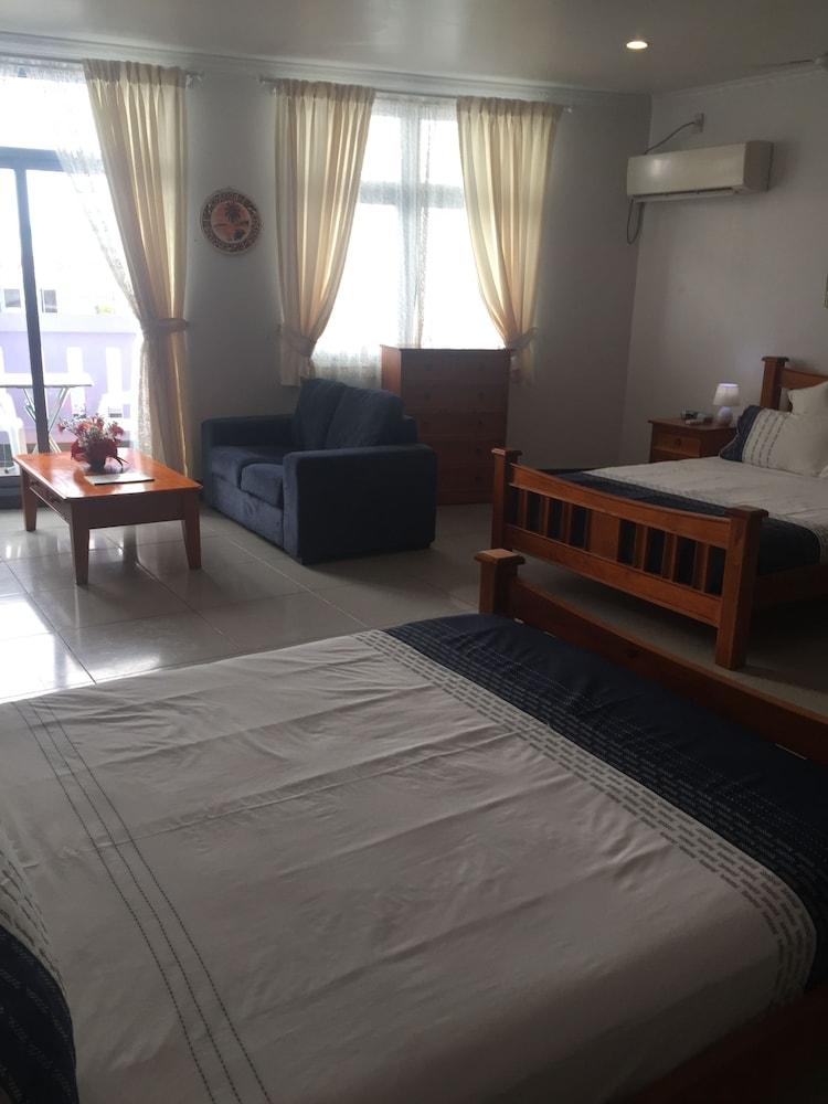 Tungi Colonnade Hotel
