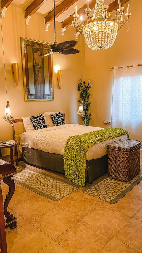 House Of Mosaic Villa Aruba
