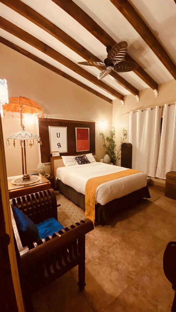 House Of Mosaic Villa Aruba