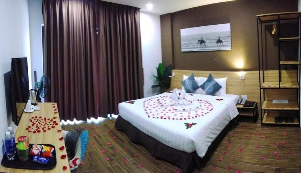 Kingsales Hotel