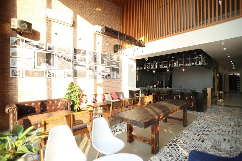 Kingsales Hotel