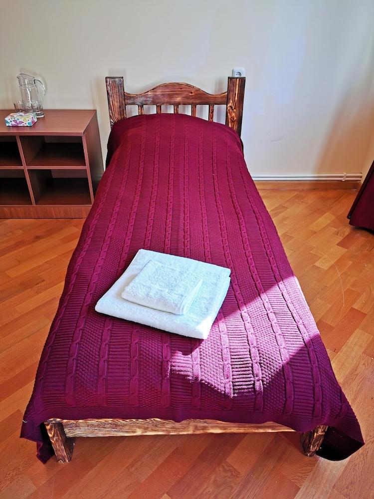 Vanatun Monastery Stay