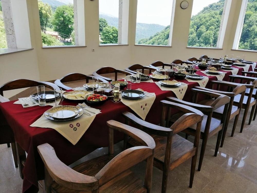 Vanatun Monastery Stay