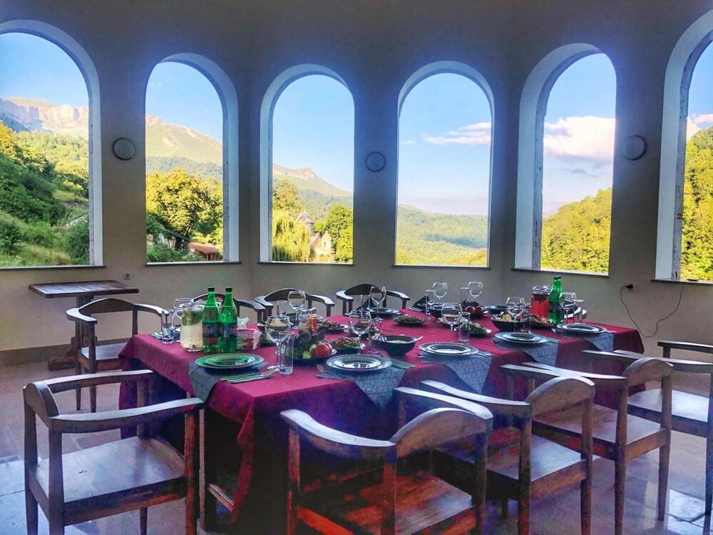 Vanatun Monastery Stay