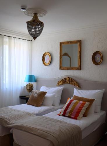 Integra Hotel