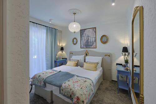Integra Hotel