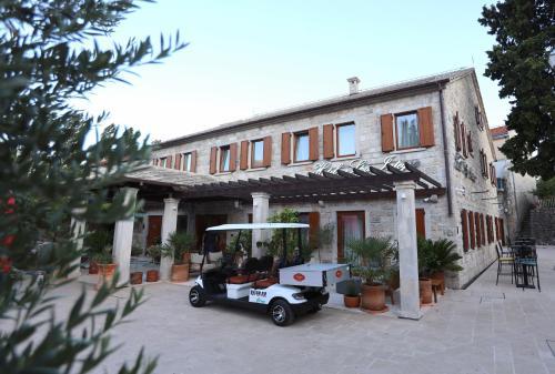 Integra Hotel