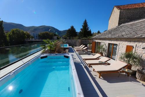 Integra Hotel