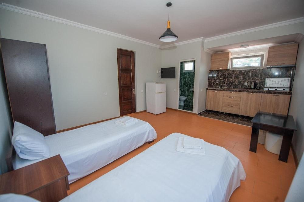 Hotel Cosmos