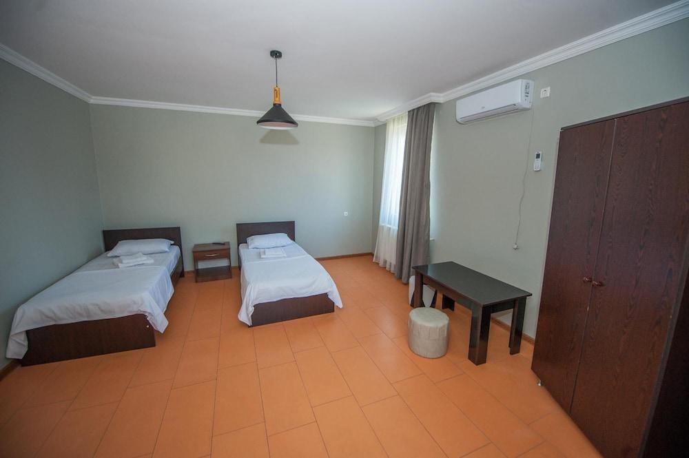 Hotel Cosmos