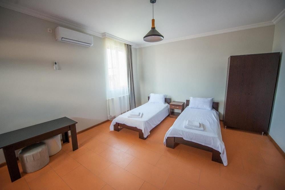Hotel Cosmos