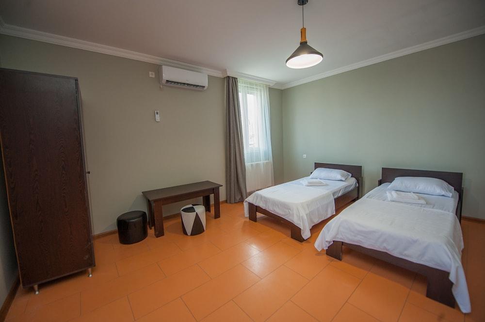 Hotel Cosmos