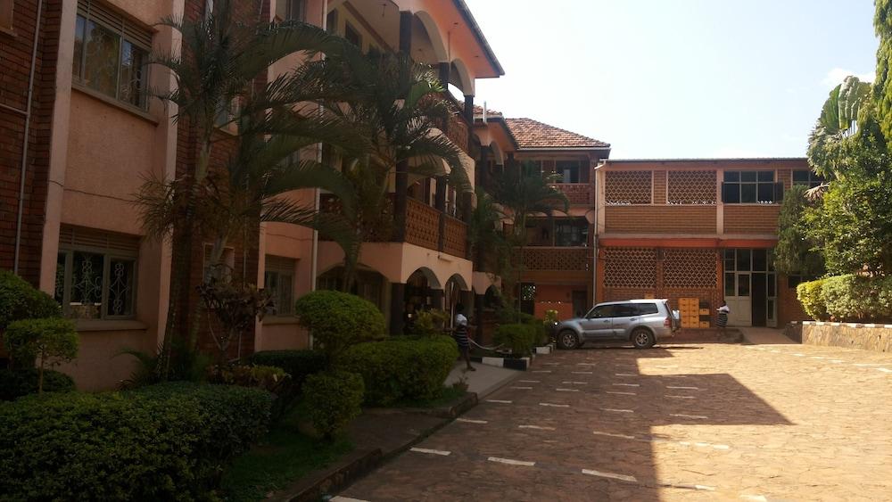 Romu Gardens Hotel