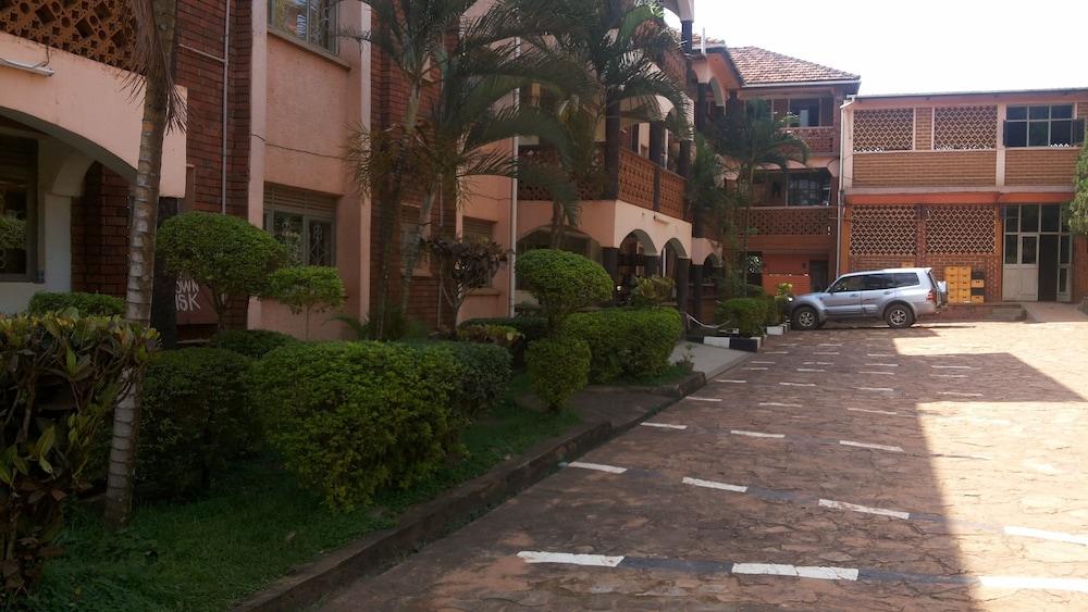 Romu Gardens Hotel